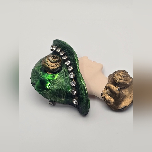 Resin Women Brooch - Picture 4 of 7